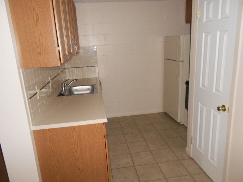 1556 - 1562 Hunter Ave tile floor