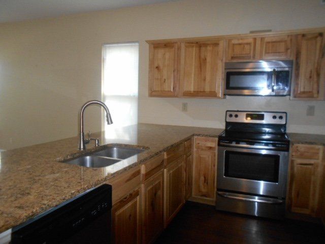 kitchen at 91-93 W. Northwood Ave