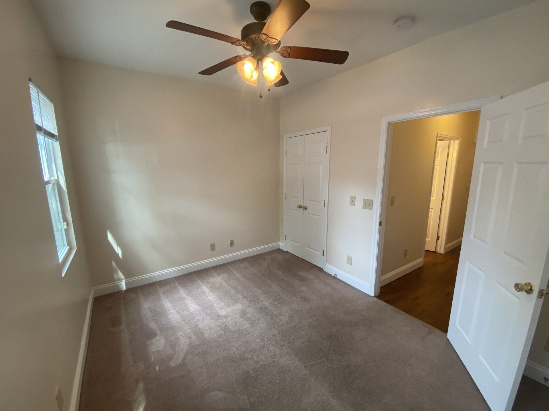 guest bedroom at 91-93 W. Northwood Ave