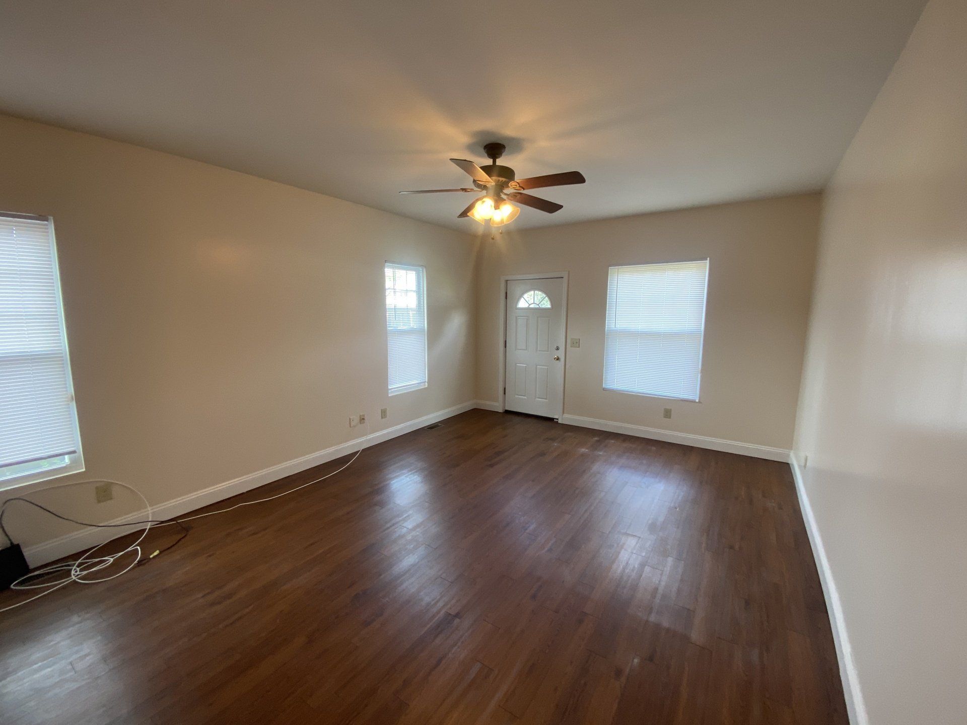 91-93 W. Northwood Ave living room