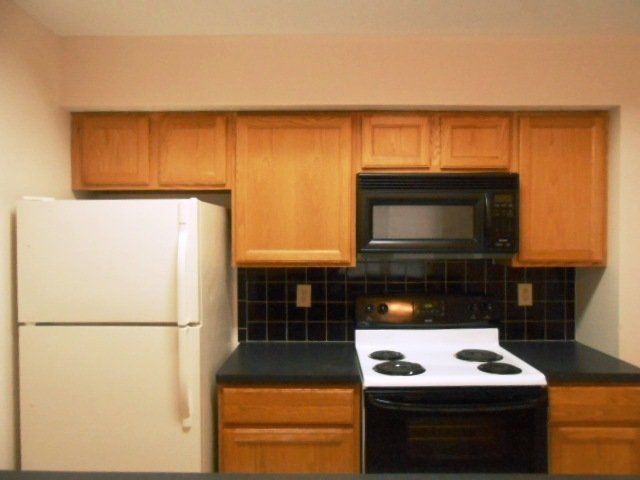 93 E. 15th Ave. Apt. D - Kitchen 05