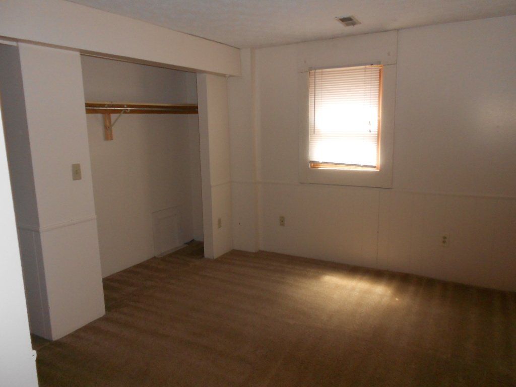 1417 - 1423 Hunter bedroom 4