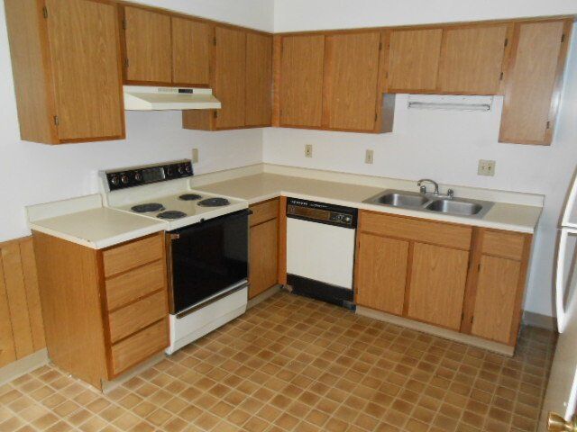 1417 - 1423 Hunter kitchen