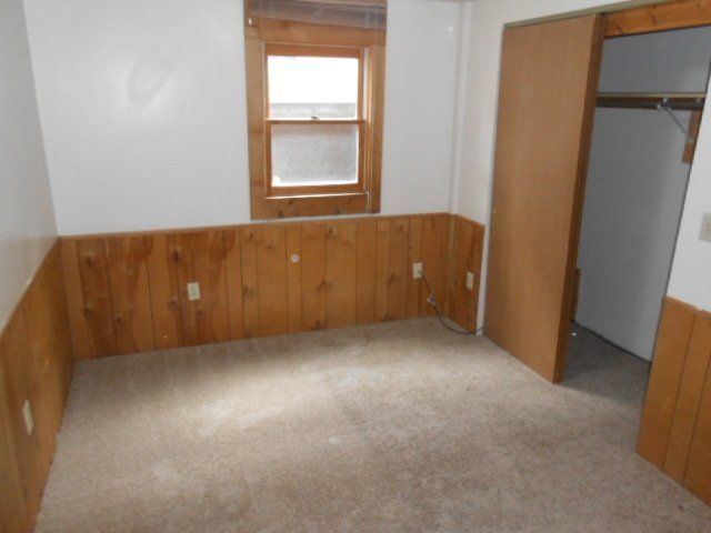 1417 - 1423 Hunter living room 3