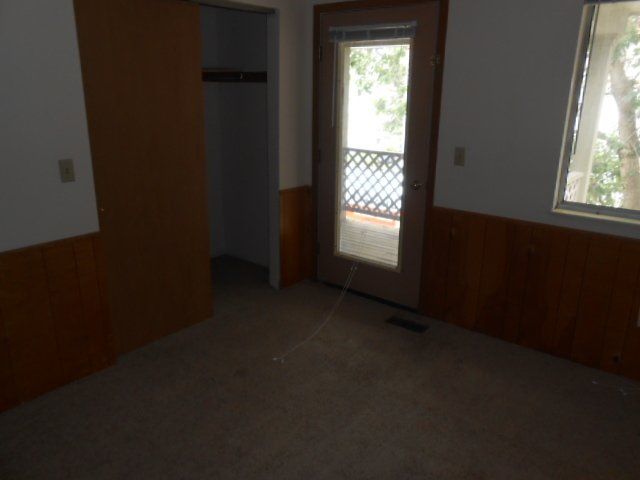 1417 - 1423 Hunter living room 1