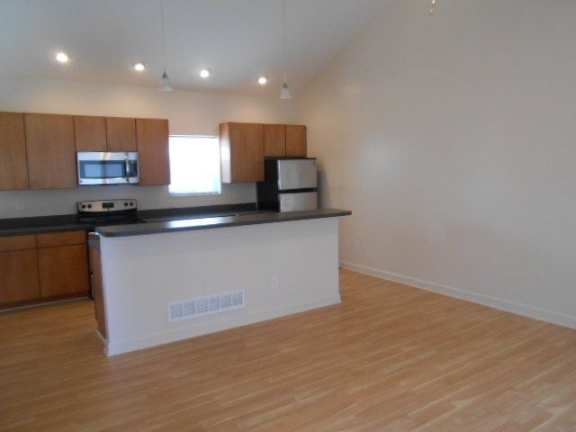 2471-2473 N. Wall St kitchen 1