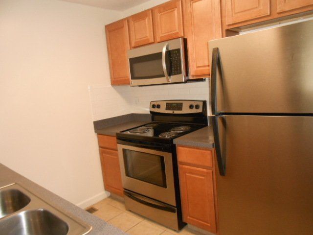 2474-2492 Neil Ave kitchen