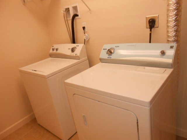 2474-2492 Neil Ave laundry