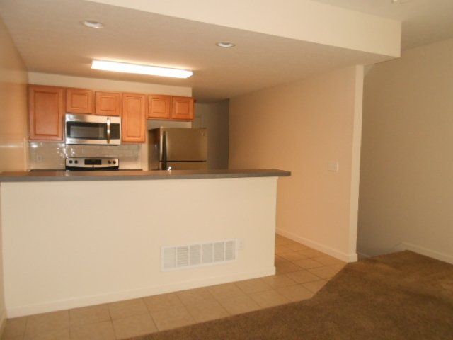 2474-2492 Neil Ave living room 3