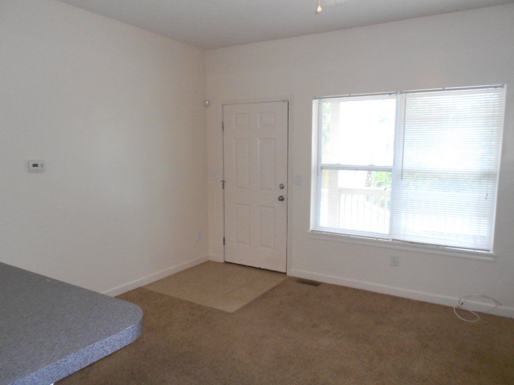 2474-2492 Neil Ave living room 2