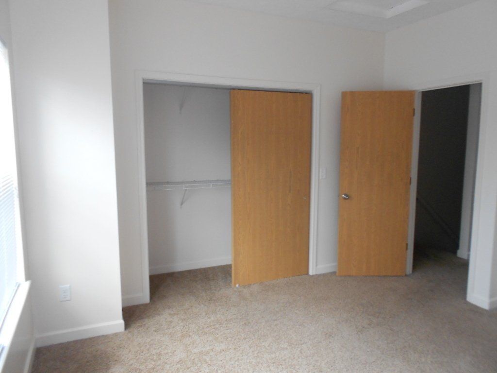 2474-2492 Neil Ave living room