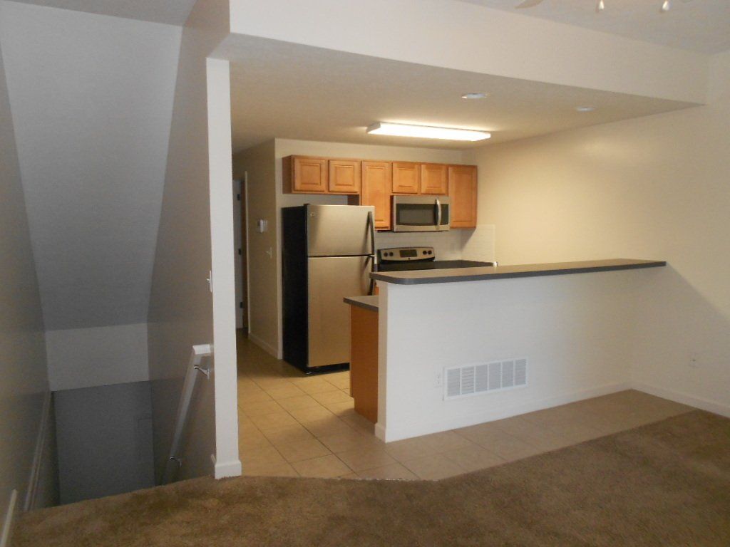 2474-2492 Neil Ave living room