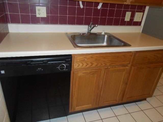 1556 - 1562 Hunter Ave kitchen 4