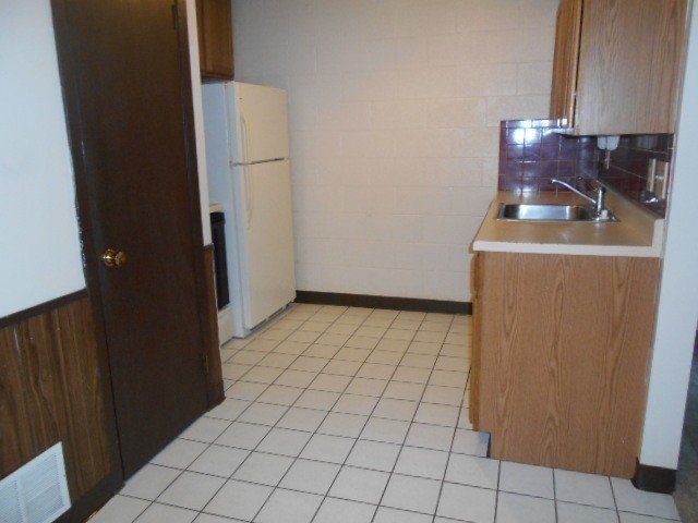 1556 - 1562 Hunter Ave kitchen 3