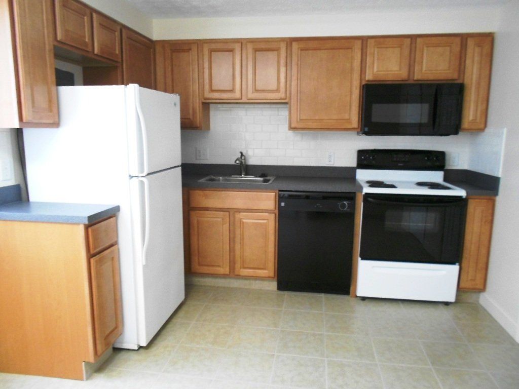 175 E. Norwich - Kitchen 03