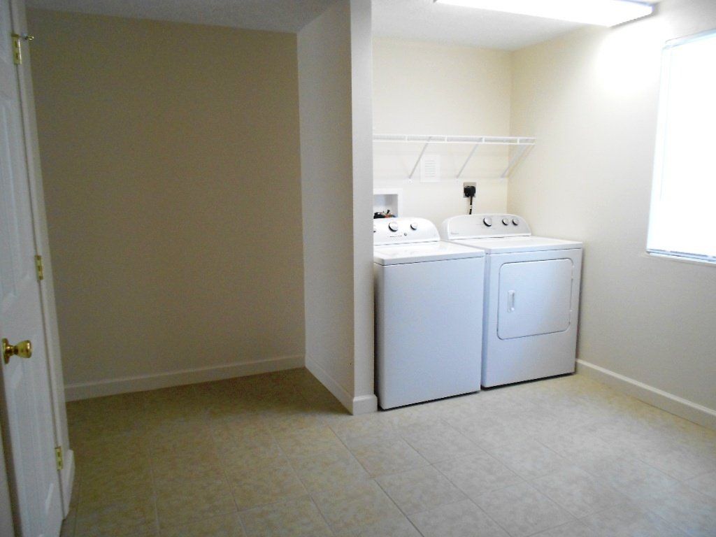 175 E. Norwich - In Unit laundry 05
