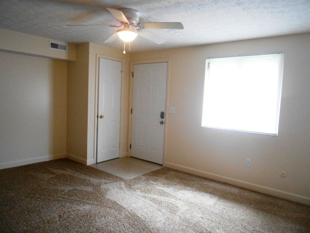 175 E. Norwich - Living Room 07