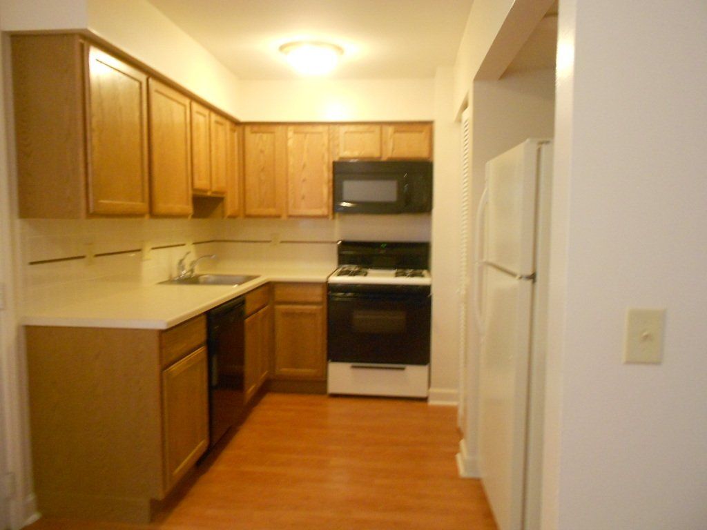 393 E. 18th Ave. - Kitchen 03