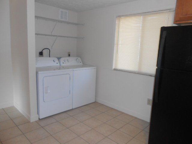 175 E. Norwich - In Unit Laundry 03