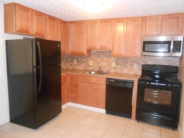 175 E. Norwich - Kitchen 02