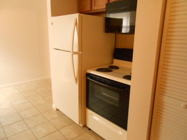 393 E. 18th Ave. - Kitchen 05
