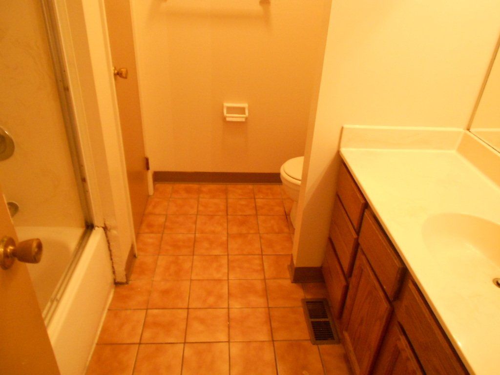 140 W. Maynard - Bathroom 01
