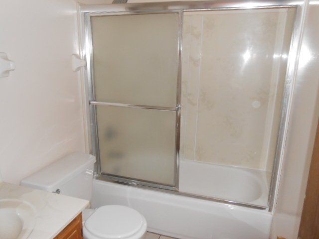 50 W. 10 Ave - Bathroom Apt 03