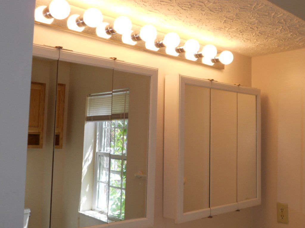 121 E. 15th Ave. Apt. D- Bathroom 01