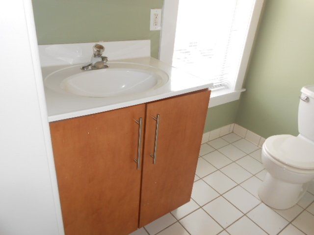 1694-1702 N. High St (1702) interior 10