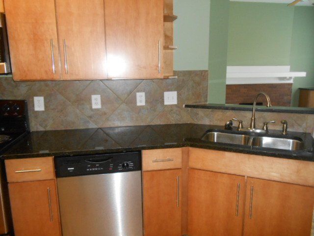 1694-1702 N. High St (1702) interior 5