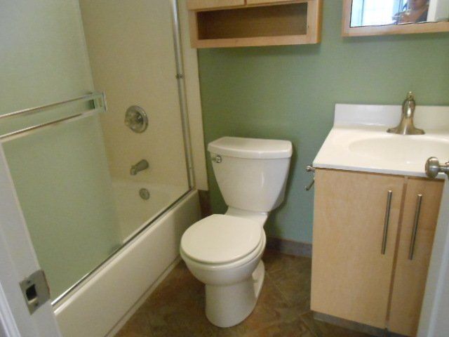 1694-1702 N. High St (1694) interior 12