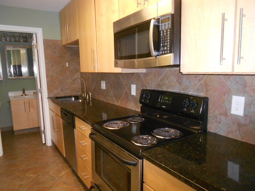 1694-1702 N. High St (1694) interior 9