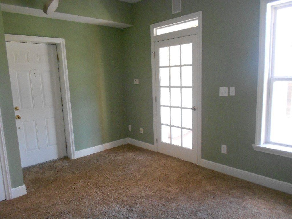 1694-1702 N. High St (1694) interior 4