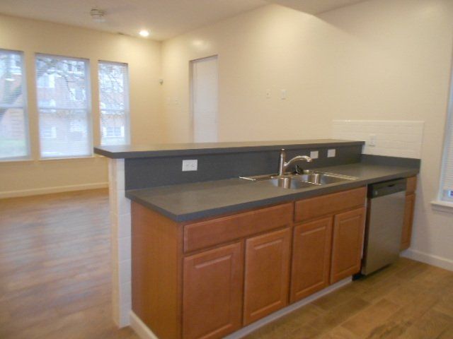 341 W. 8th Ave. -Kitchen 02