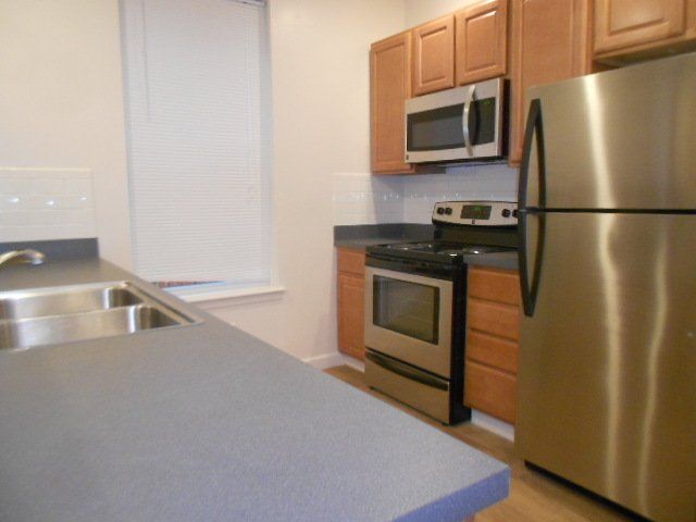 341 W. 8th Ave. -Kitchen 01
