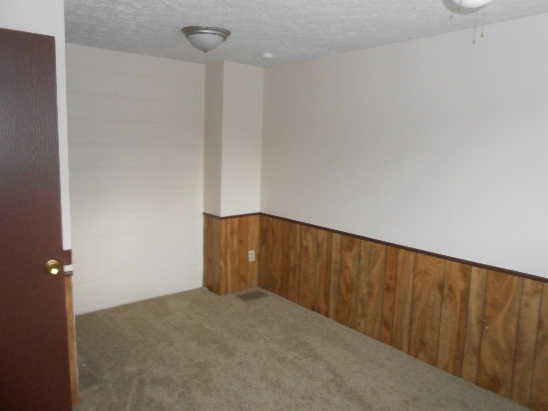 161 W. 10th Ave bedroom