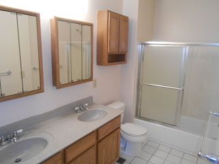 1522 Worthington bathroom