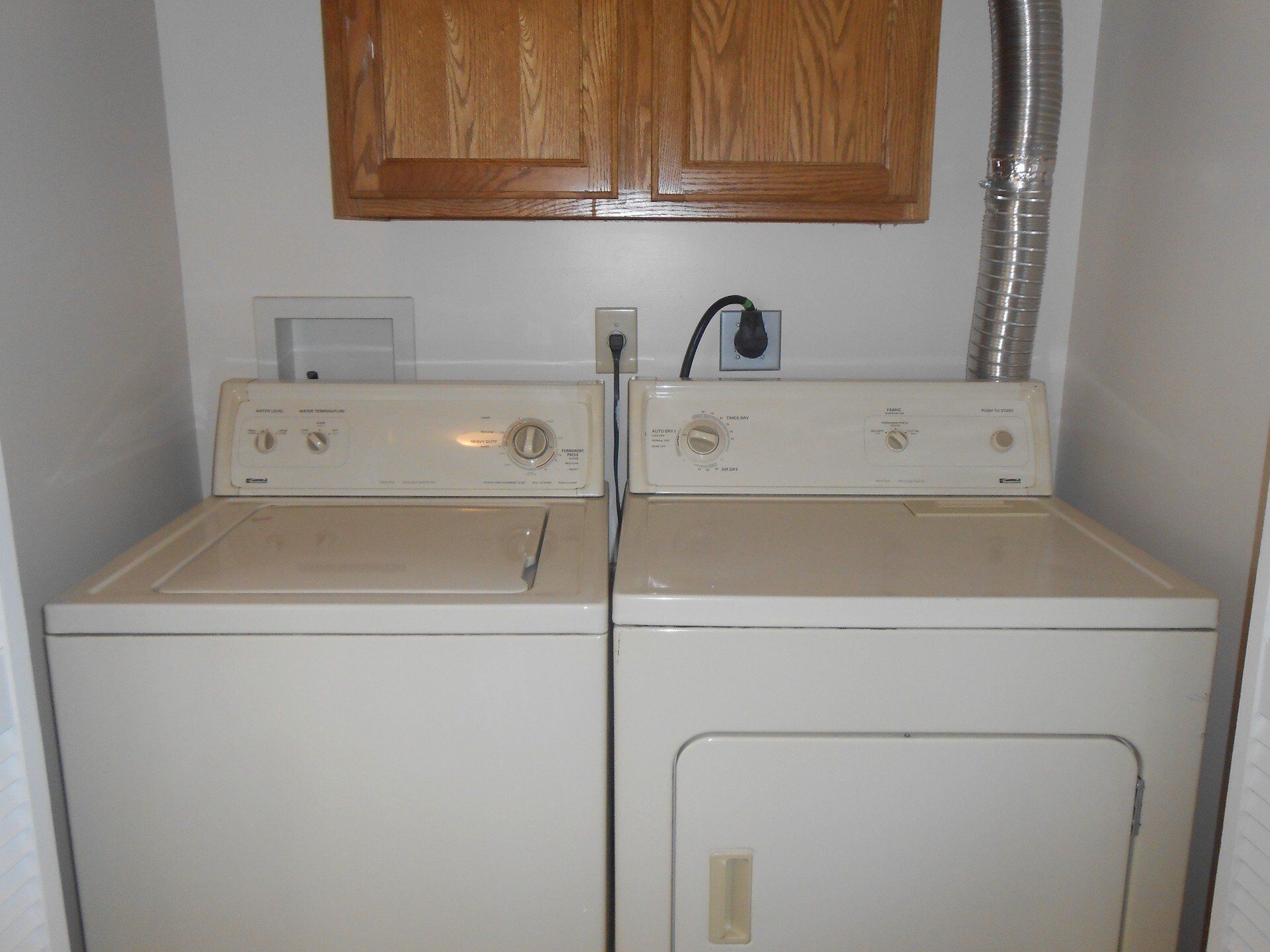 1968 Indianola Ave. Apt. C & Apt. D - In Unit Laundry