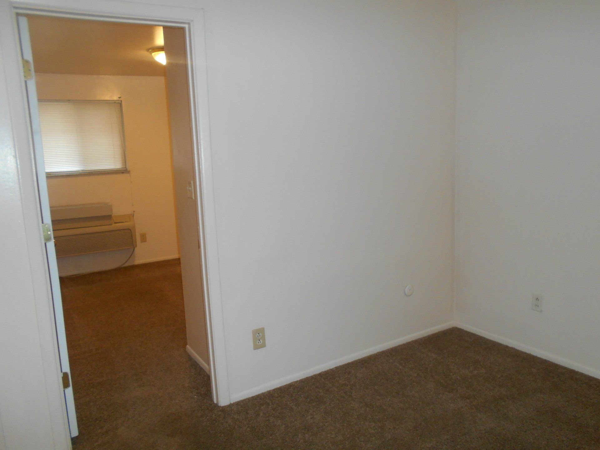 60 Chittenden - Living room 02