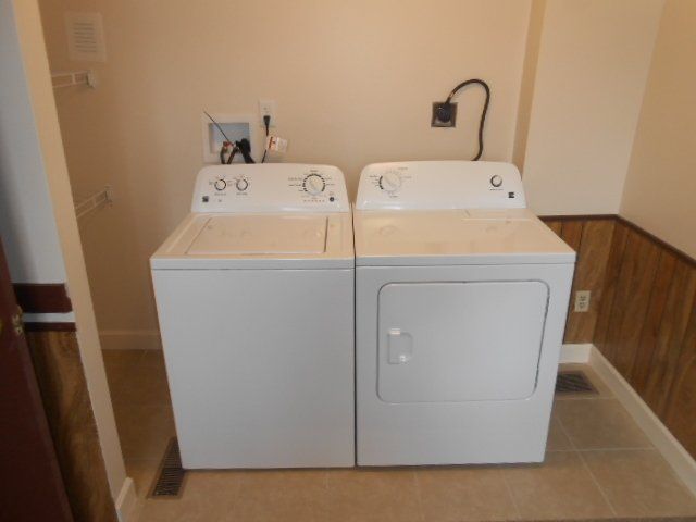 161 W. 10th Ave laundry