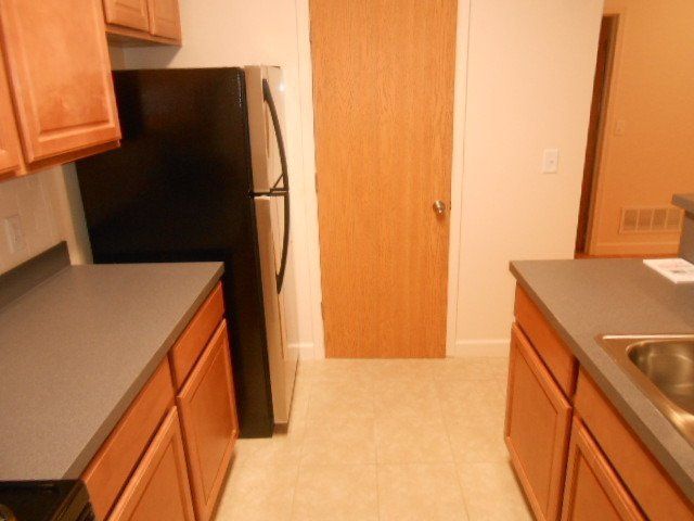 2357 Neil Ave. -Kitchen 01