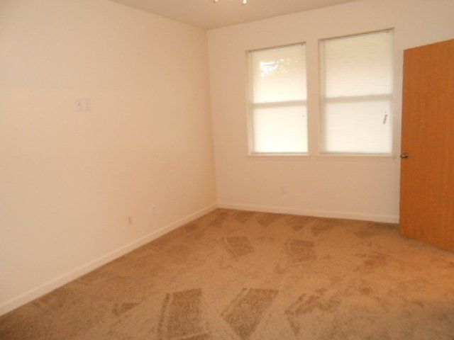 2357 Neil Ave. - Bedroom 04