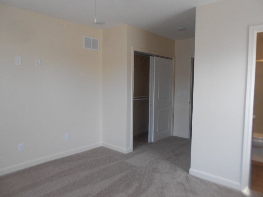 2241 Neil Ave. - Bedroom 02