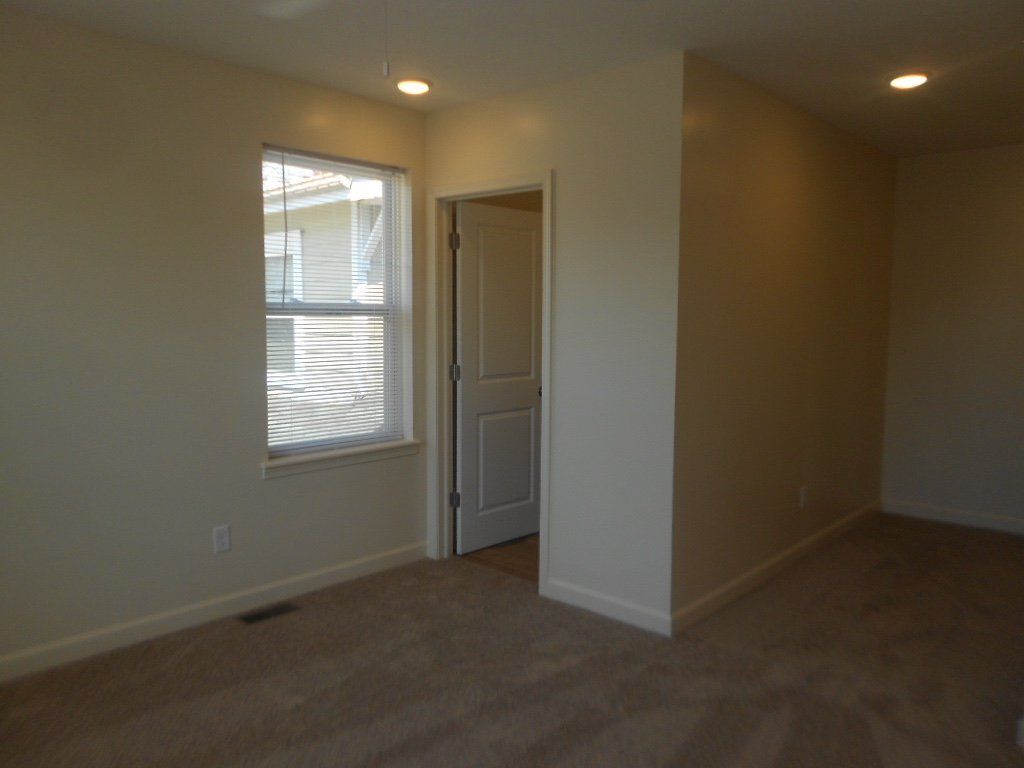2241 Neil Ave. - Bedroom 01