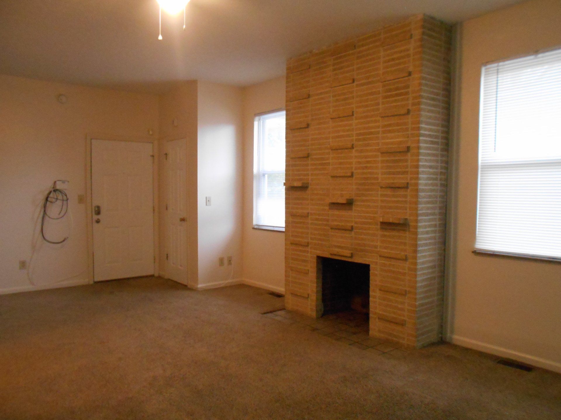 1968 Indianola Ave Apt A interior