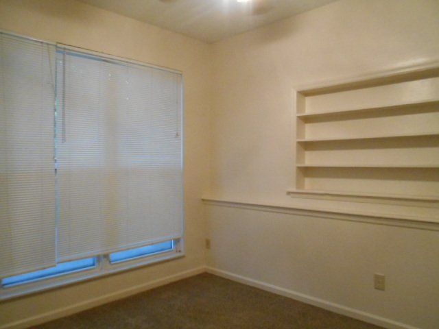 1968 Indianola Ave Apt A interior 12