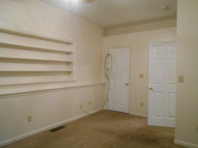 1968 Indianola Ave Apt A interior 11