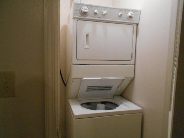 1968 Indianola Ave Apt A interior 9