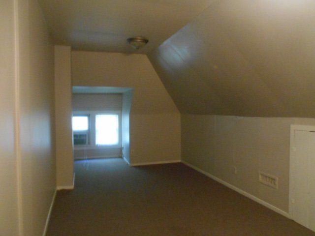 2307 1/2 -2309 1/2 N. High St. - Bedroom 08