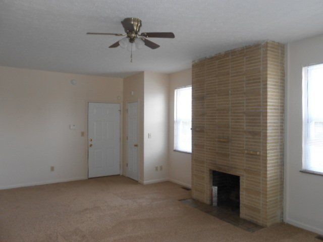 1968 Indianola Ave Apt A interior 8